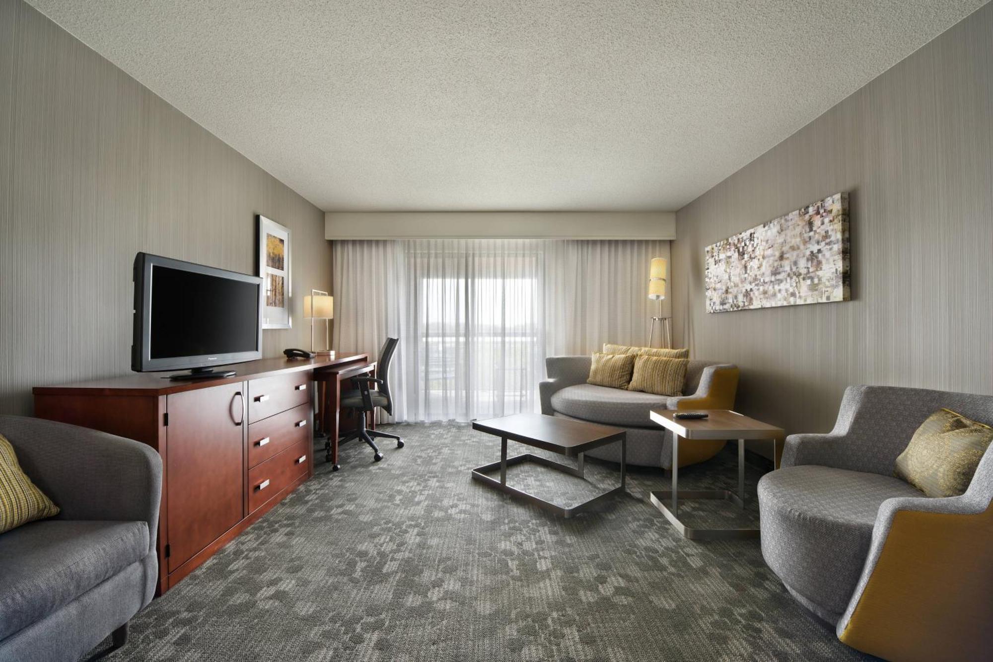 Hotel Courtyard Mishawaka-university Area 3*