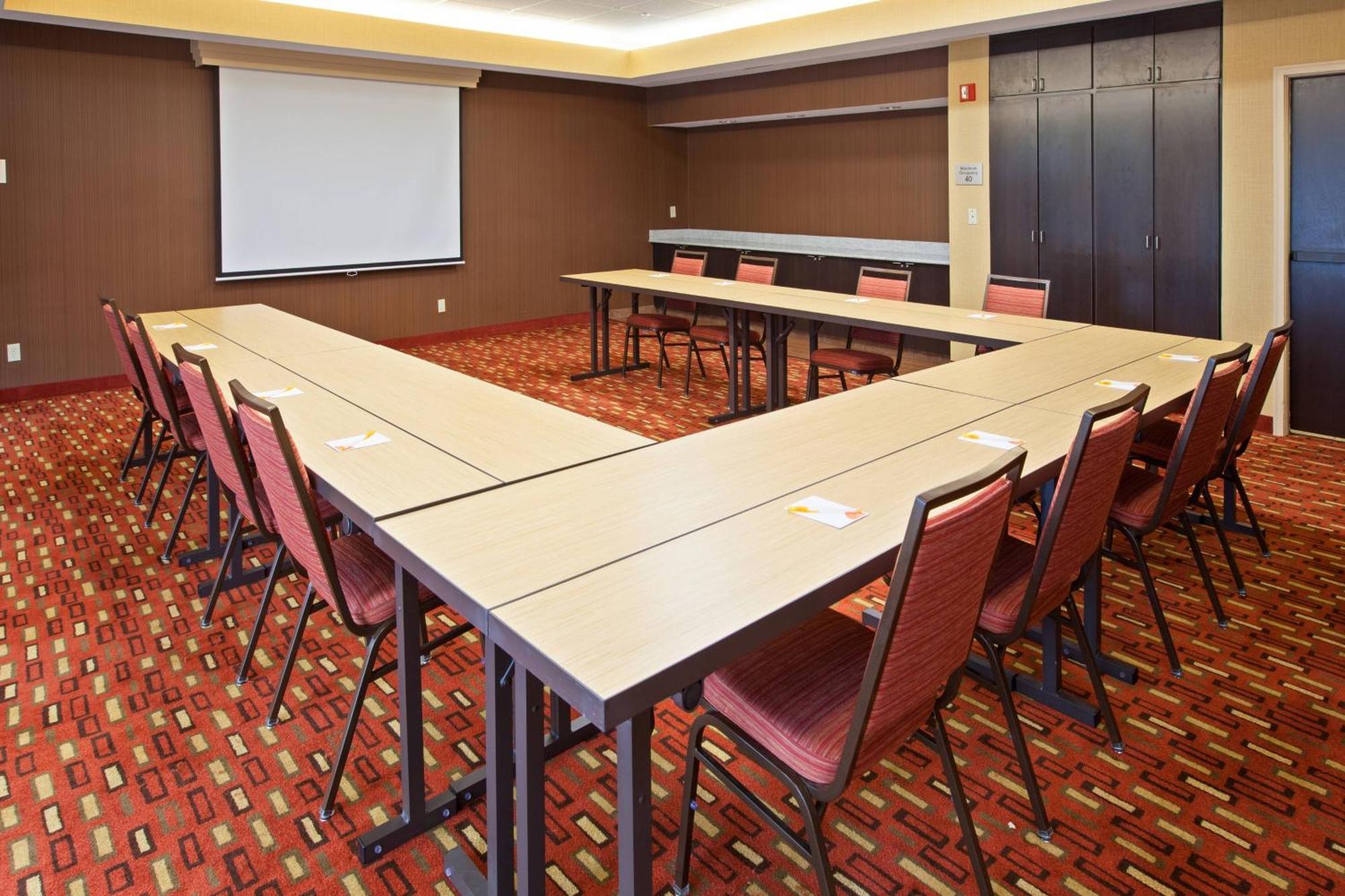 Courtyard Mishawaka-university Area 3*